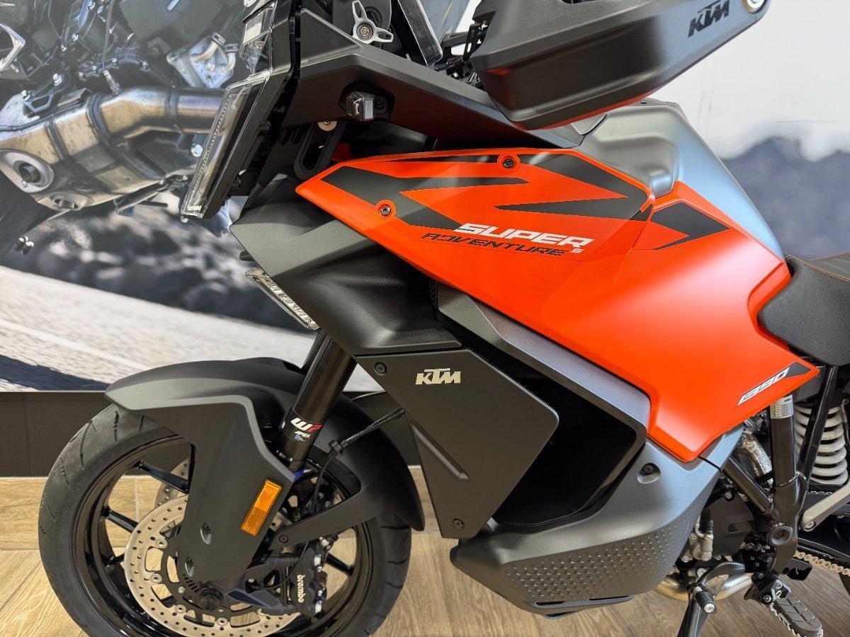 2026 KTM 1390 SUPER ADVENTURE S DUAL SPORTS