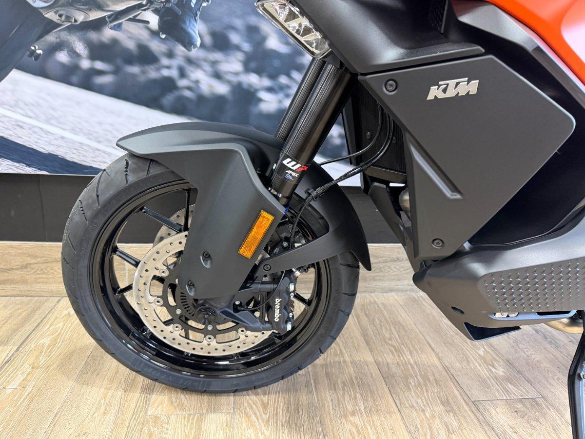 2026 KTM 1390 SUPER ADVENTURE S DUAL SPORTS