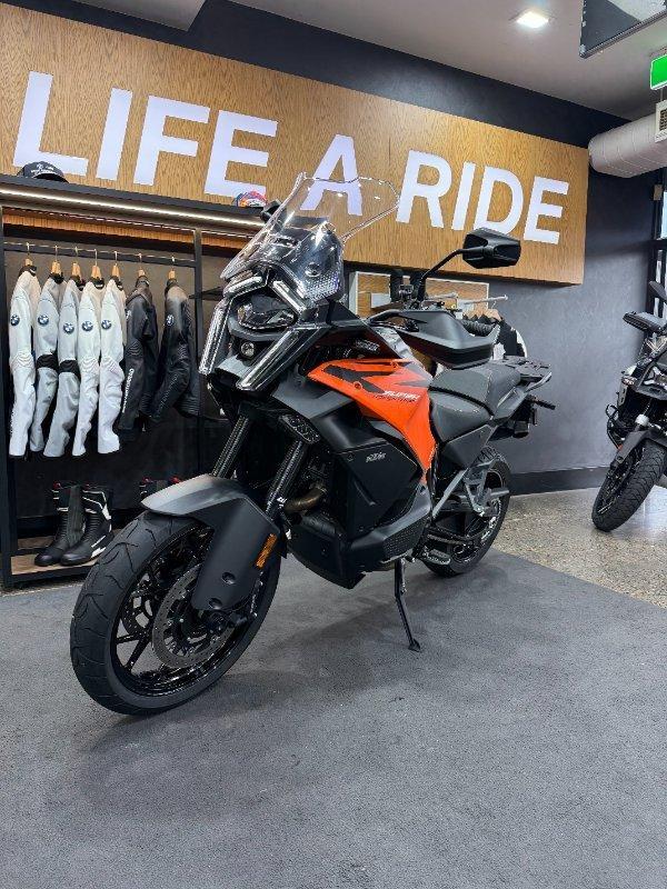 2026 KTM 1390 SUPER ADVENTURE S DUAL SPORTS