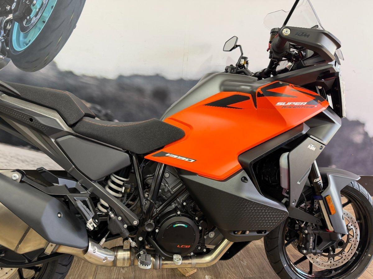 2026 KTM 1390 SUPER ADVENTURE S DUAL SPORTS