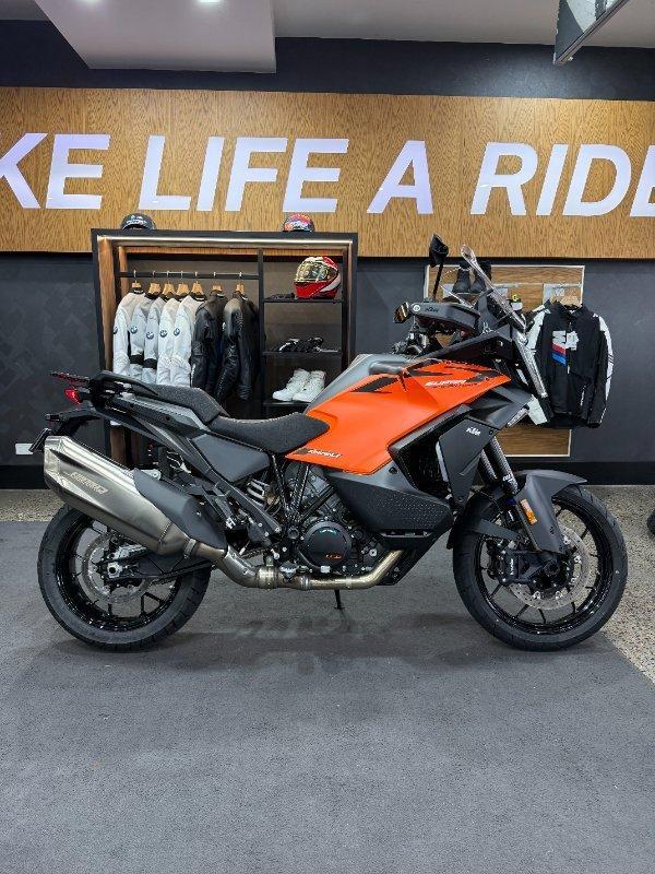 2026 KTM 1390 SUPER ADVENTURE S DUAL SPORTS
