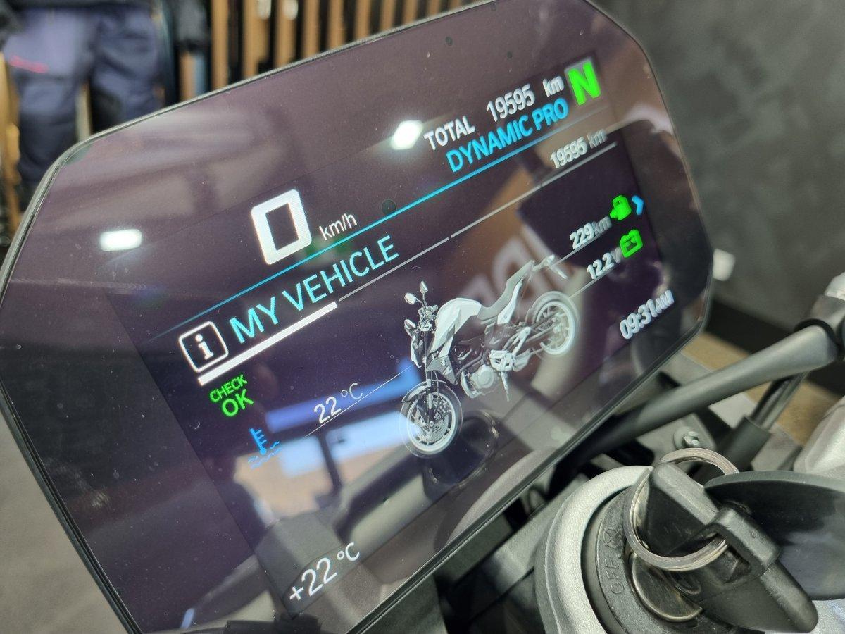 2021 BMW F 900 R ROAD