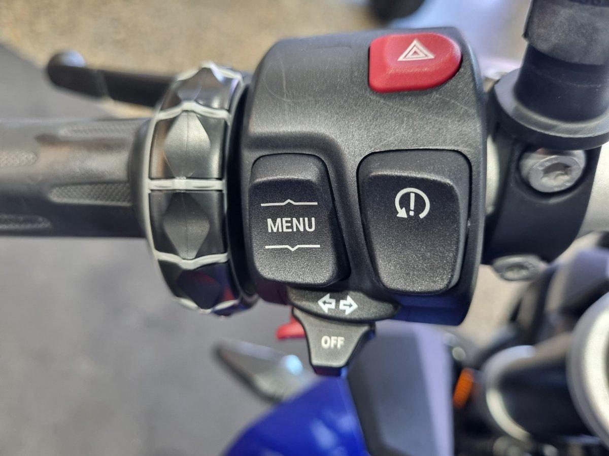 2021 BMW F 900 R ROAD