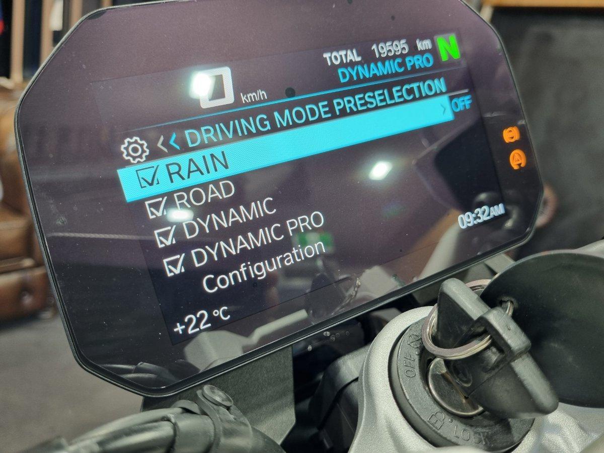 2021 BMW F 900 R ROAD