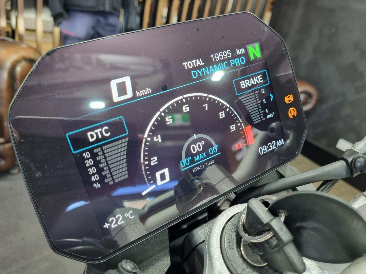 2021 BMW F 900 R ROAD