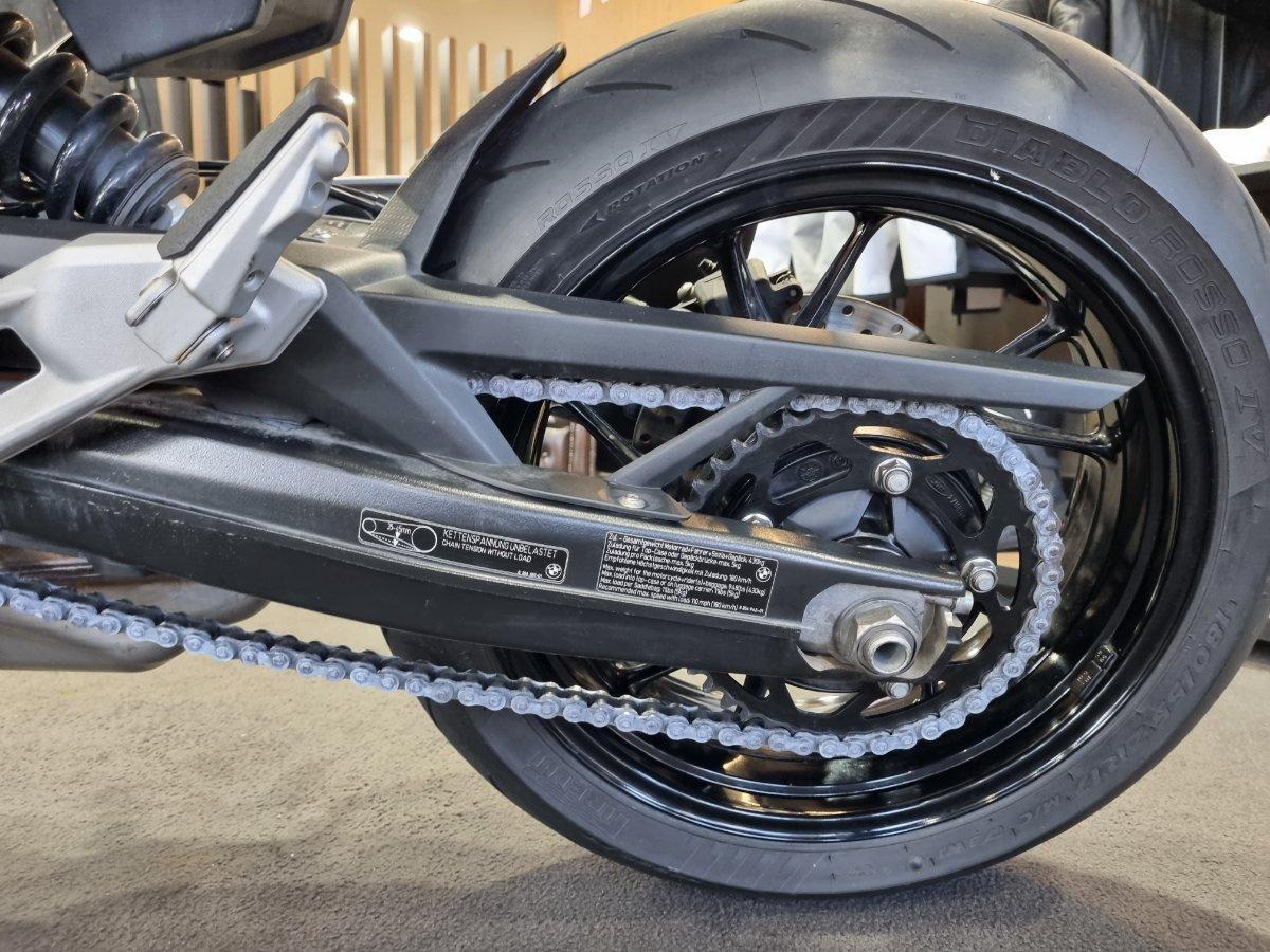 2021 BMW F 900 R ROAD