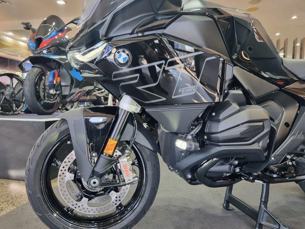 2026 BMW R 1300 RT TRIPLE BLACK TOURER