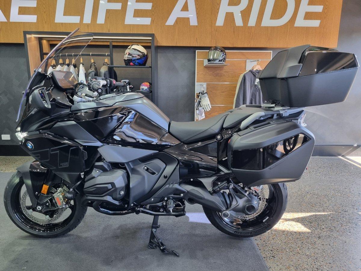 2026 BMW R 1300 RT TRIPLE BLACK TOURER