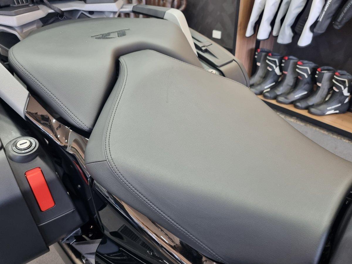 2026 BMW R 1300 RT TRIPLE BLACK TOURER