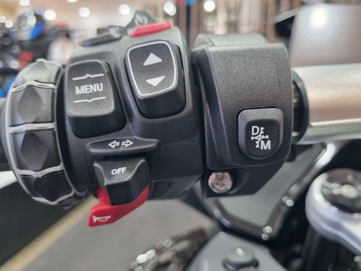 2026 BMW R 1300 RT TRIPLE BLACK TOURER