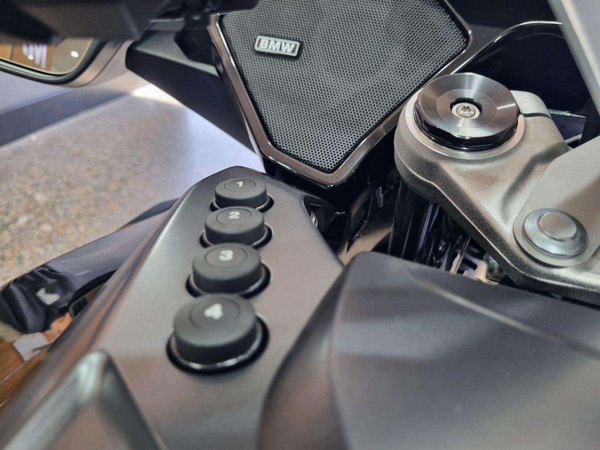 2026 BMW R 1300 RT TRIPLE BLACK TOURER