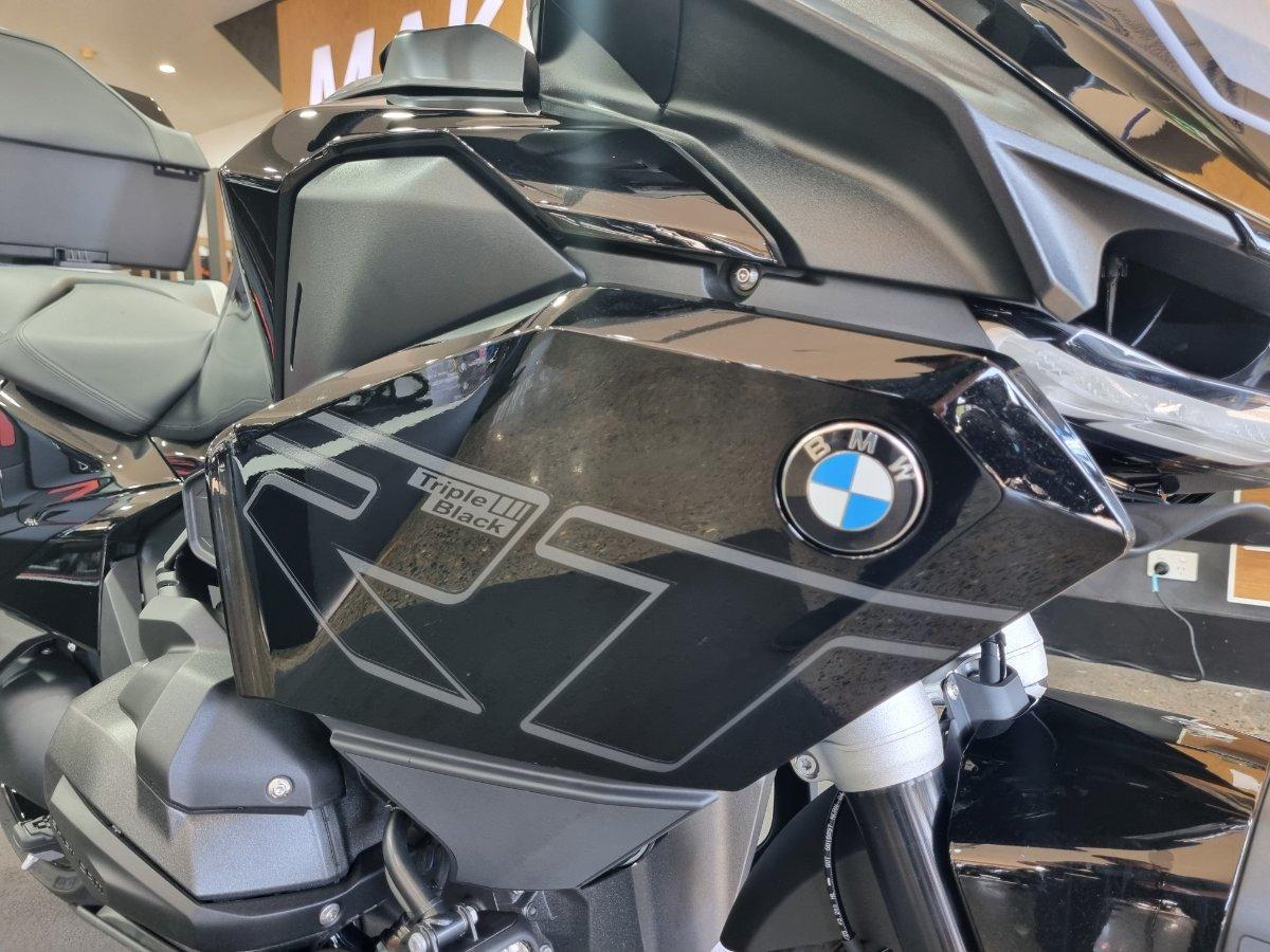 2026 BMW R 1300 RT TRIPLE BLACK TOURER