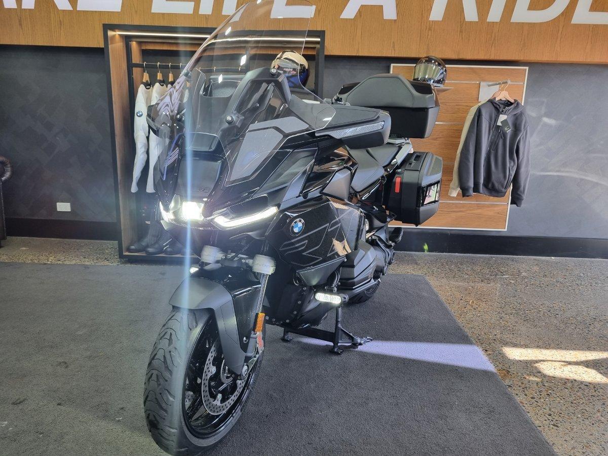 2026 BMW R 1300 RT TRIPLE BLACK TOURER