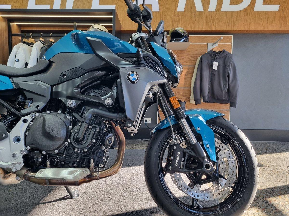 2026 BMW F 900 R ROAD