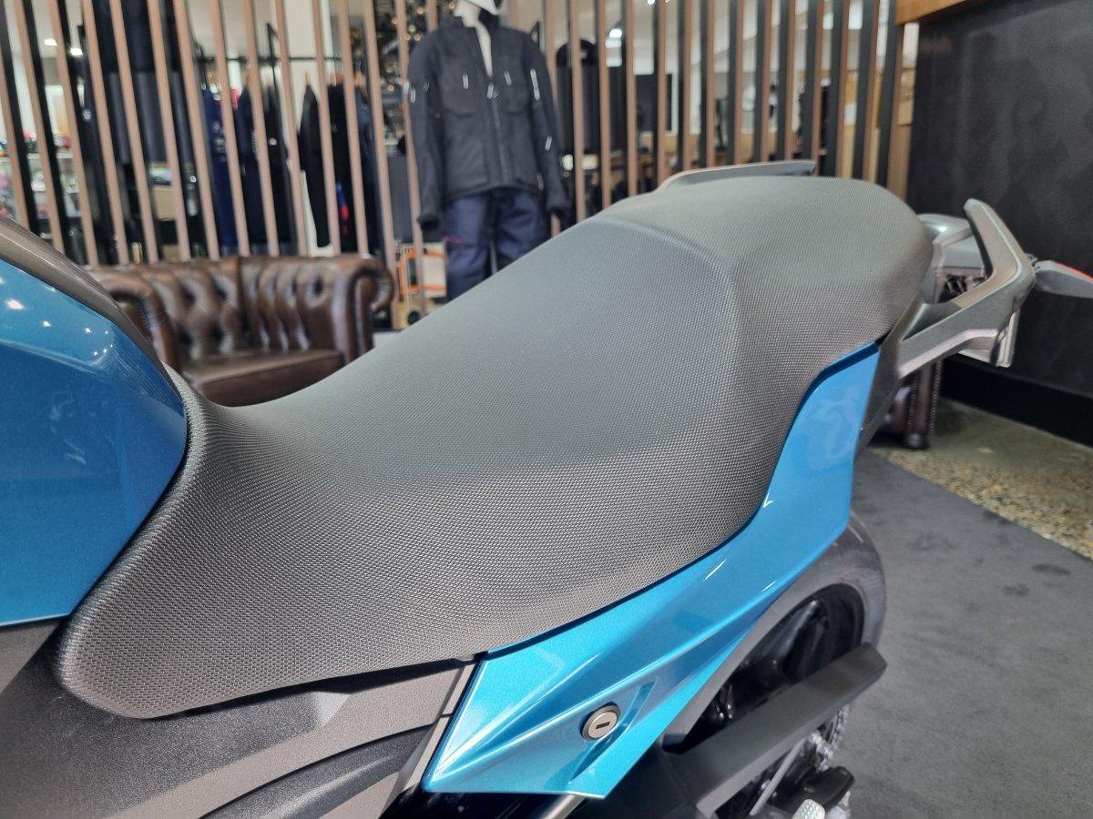 2026 BMW F 900 R ROAD