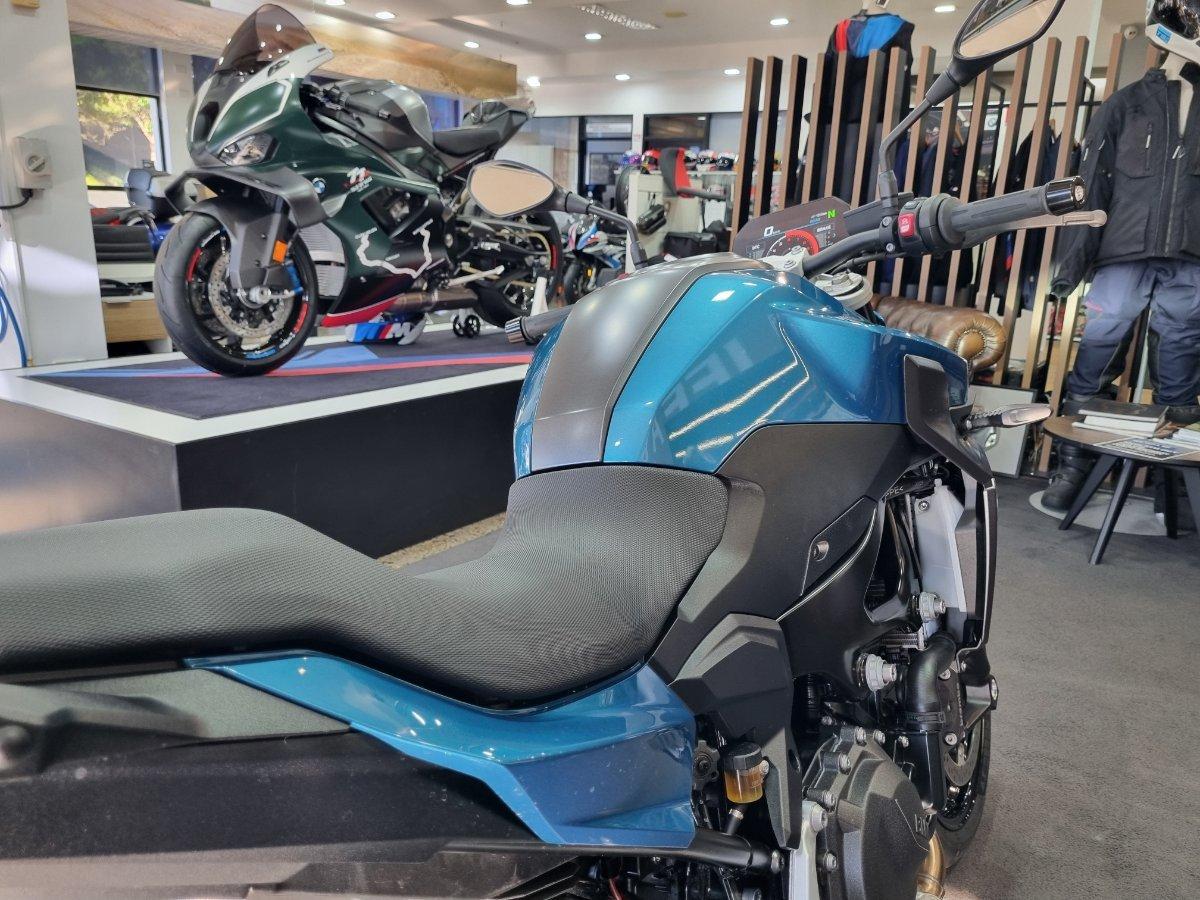 2026 BMW F 900 R ROAD