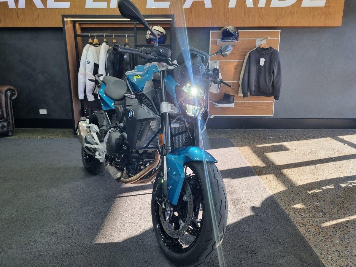 2026 BMW F 900 R ROAD