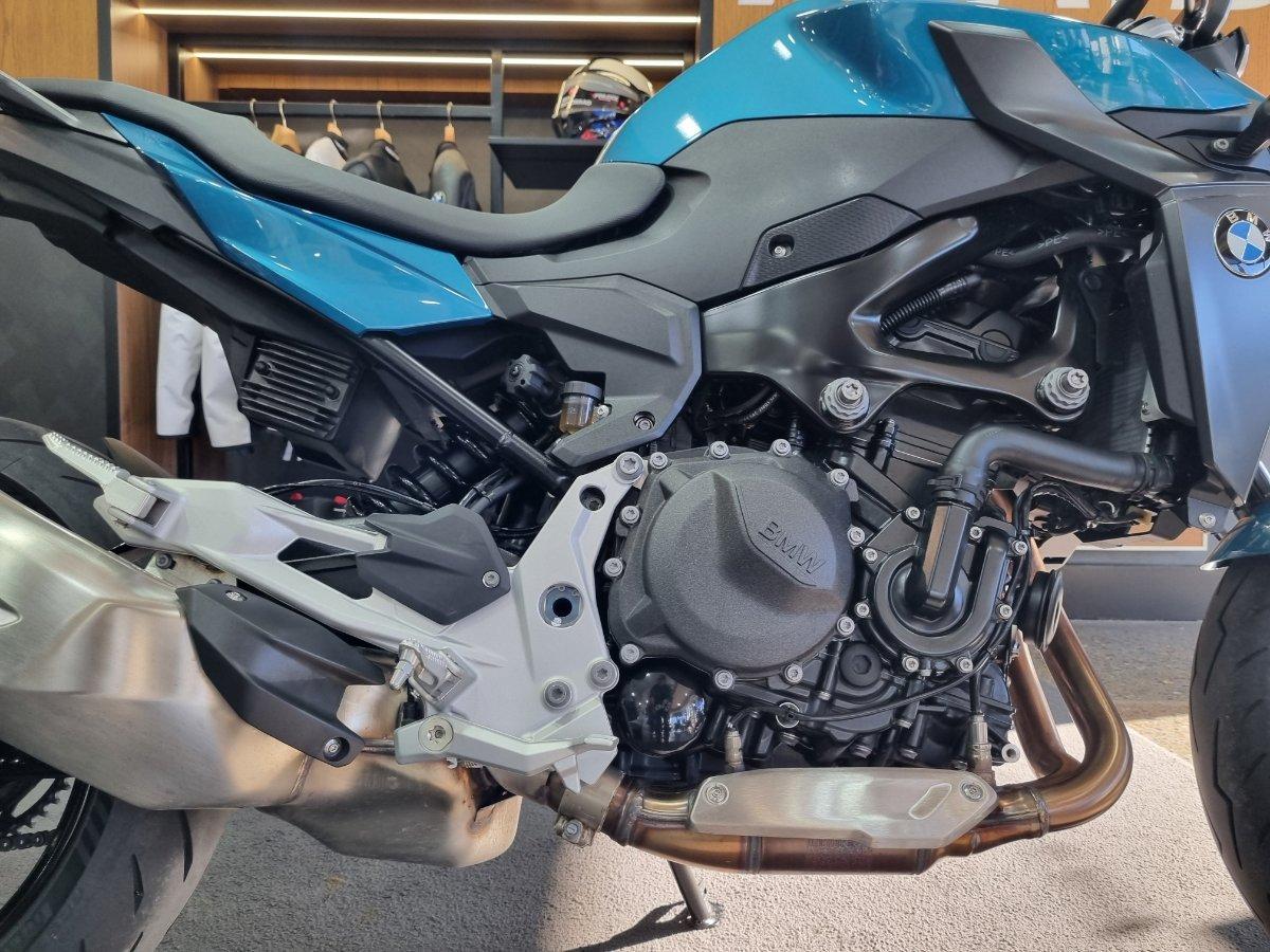2026 BMW F 900 R ROAD