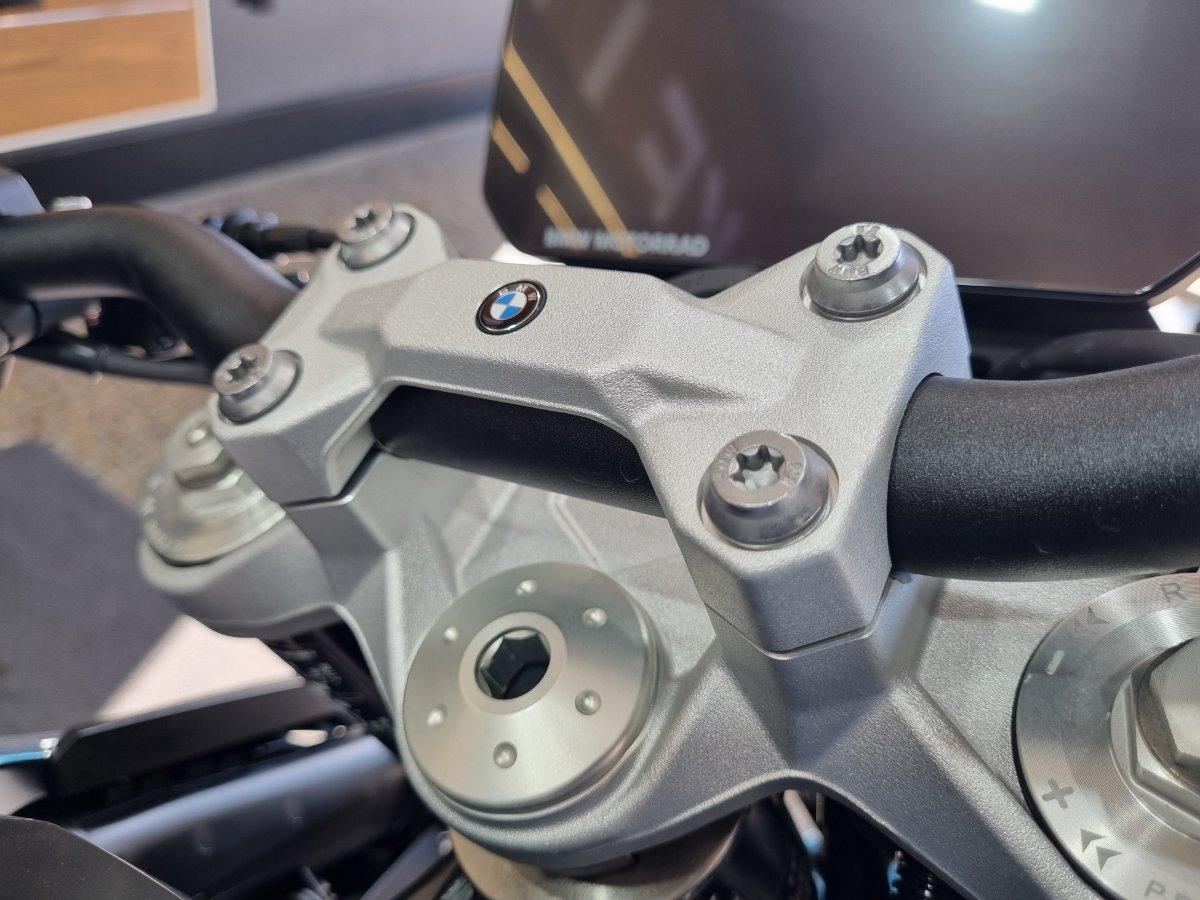 2026 BMW F 900 R ROAD