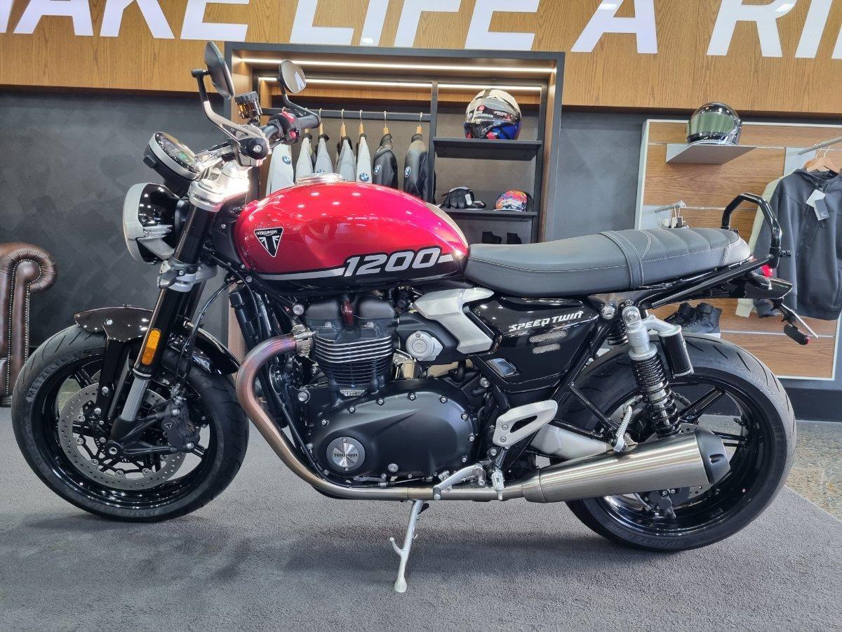 2025 TRIUMPH BONNEVILLE SPEED TWIN 1200 ROAD
