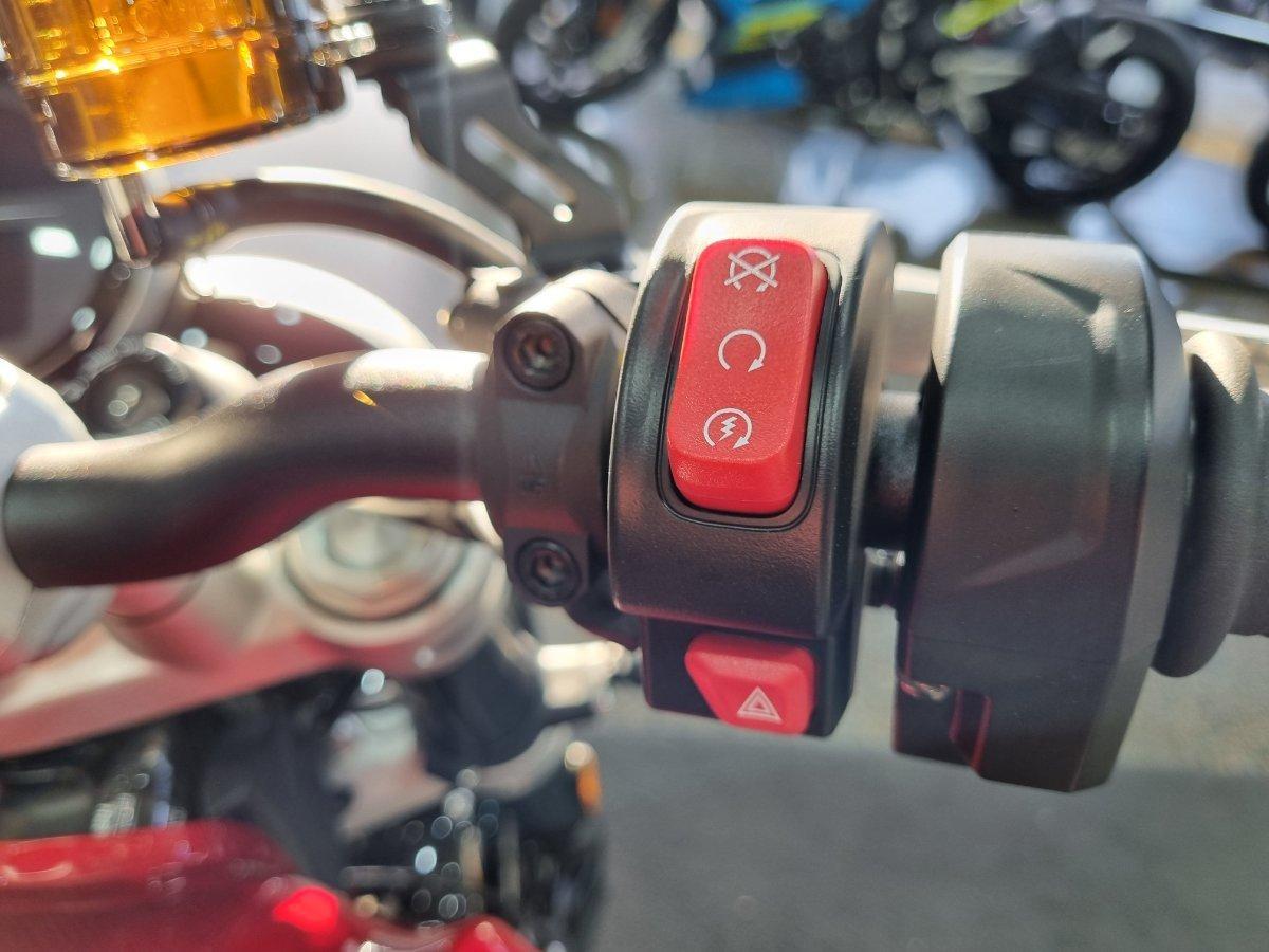 2025 TRIUMPH BONNEVILLE SPEED TWIN 1200 ROAD