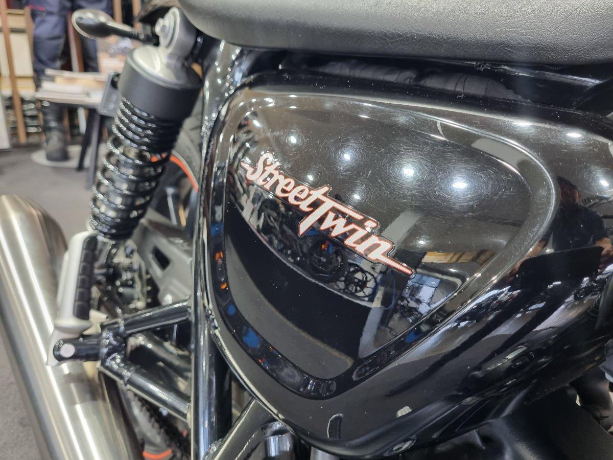 2017 TRIUMPH STREET TWIN ROAD