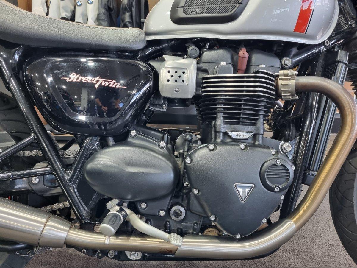2017 TRIUMPH STREET TWIN ROAD