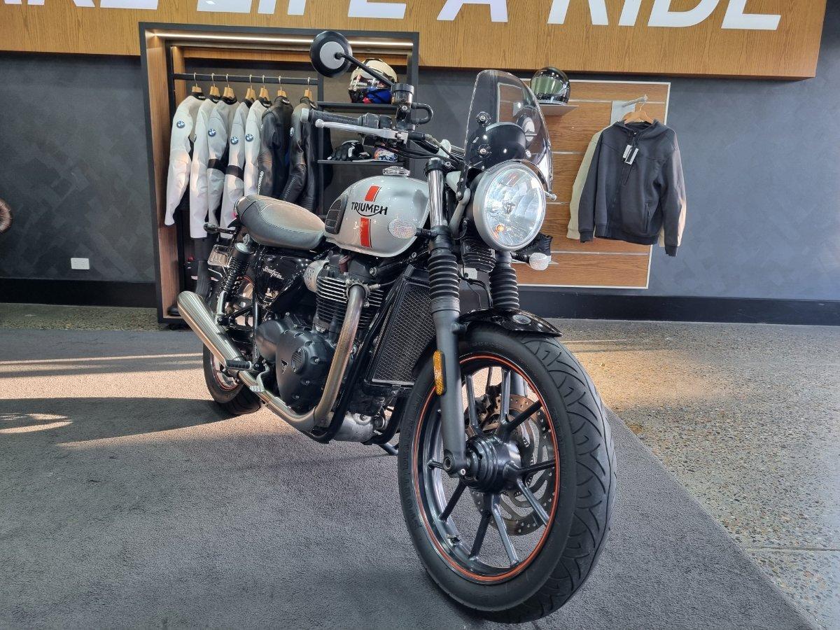 2017 TRIUMPH STREET TWIN ROAD