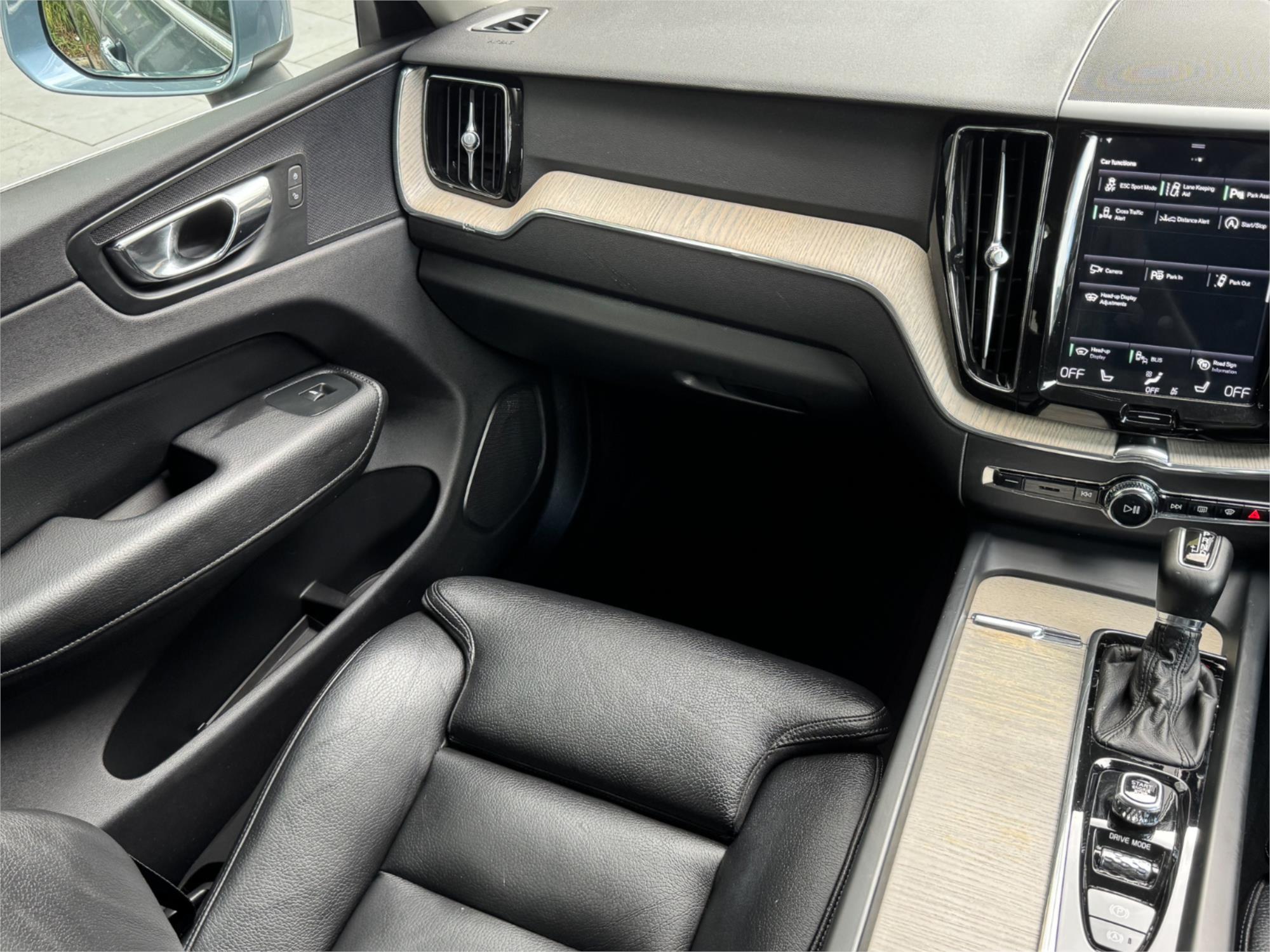 2018 VOLVO XC60 246 MY18 D4 INSCRIPTION (AWD) 8 SP AUTOMATIC GEARTRONIC 4D WAGON