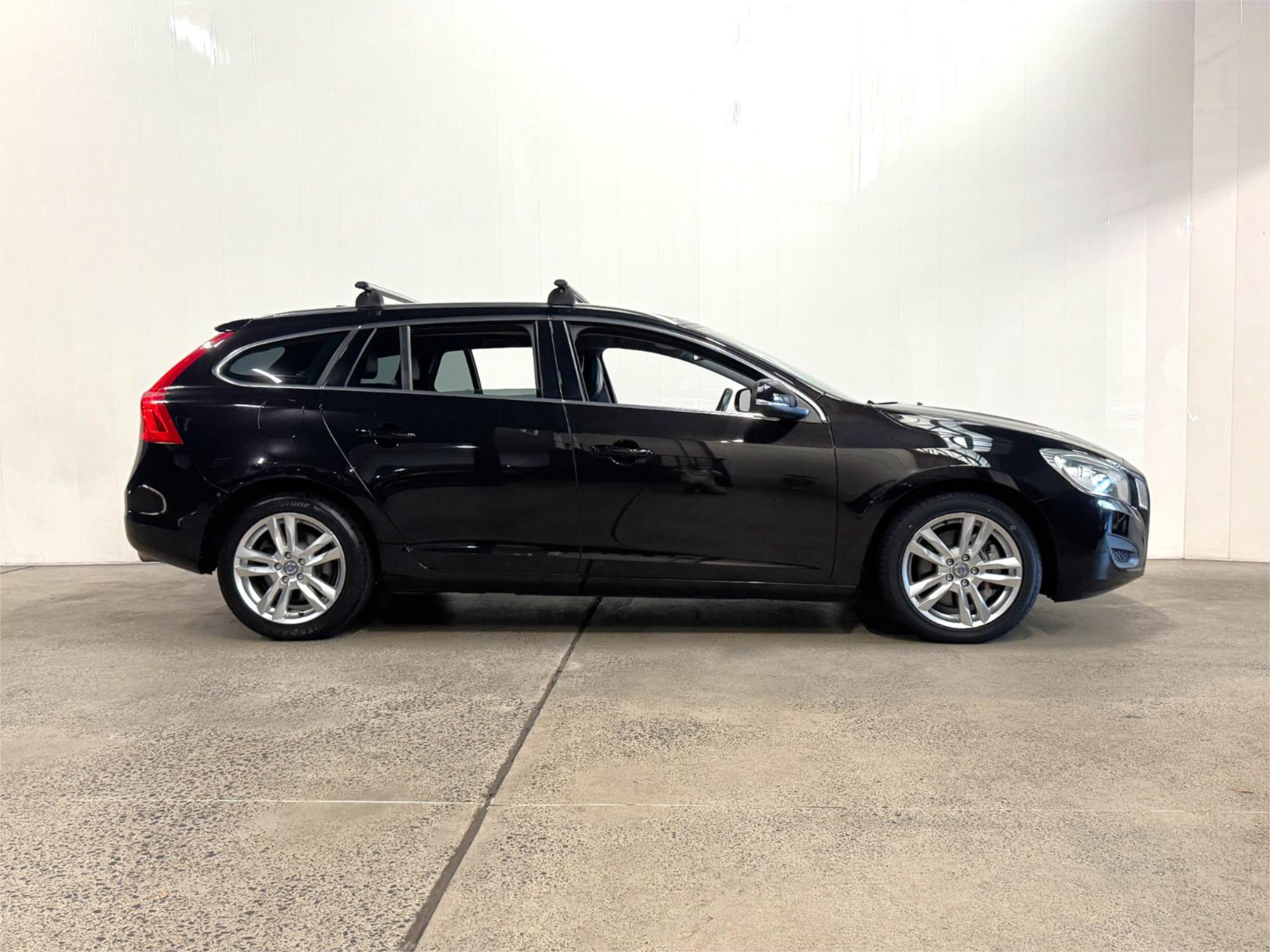 2011 VOLVO V60 F D5 6 SP AUTOMATIC 4D WAGON