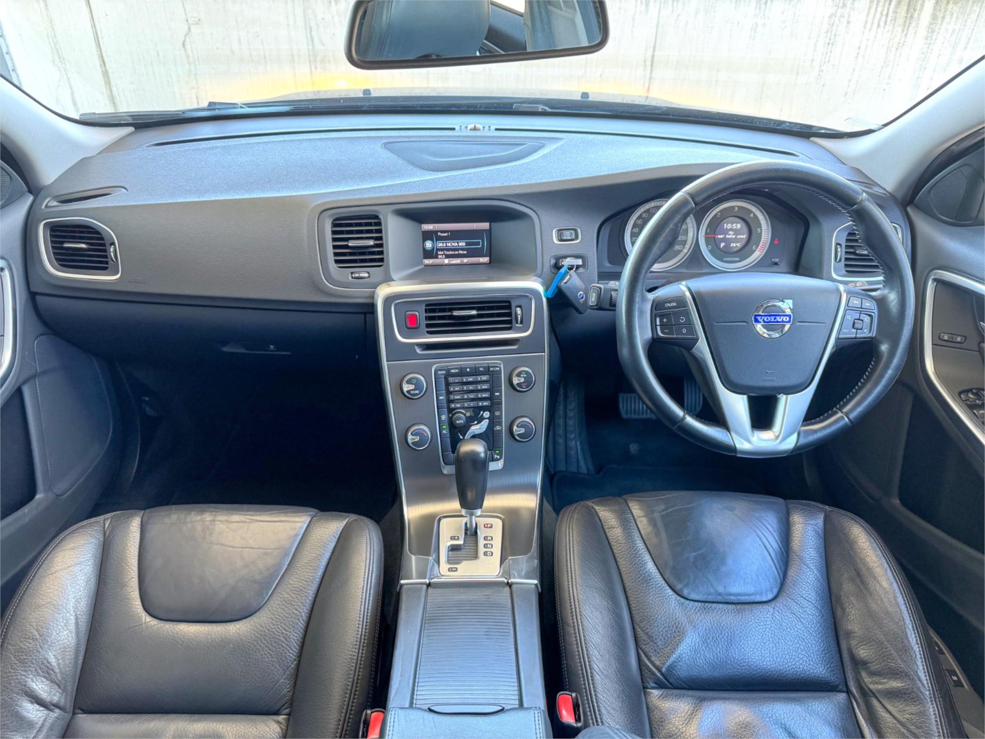 2011 VOLVO V60 F D5 6 SP AUTOMATIC 4D WAGON