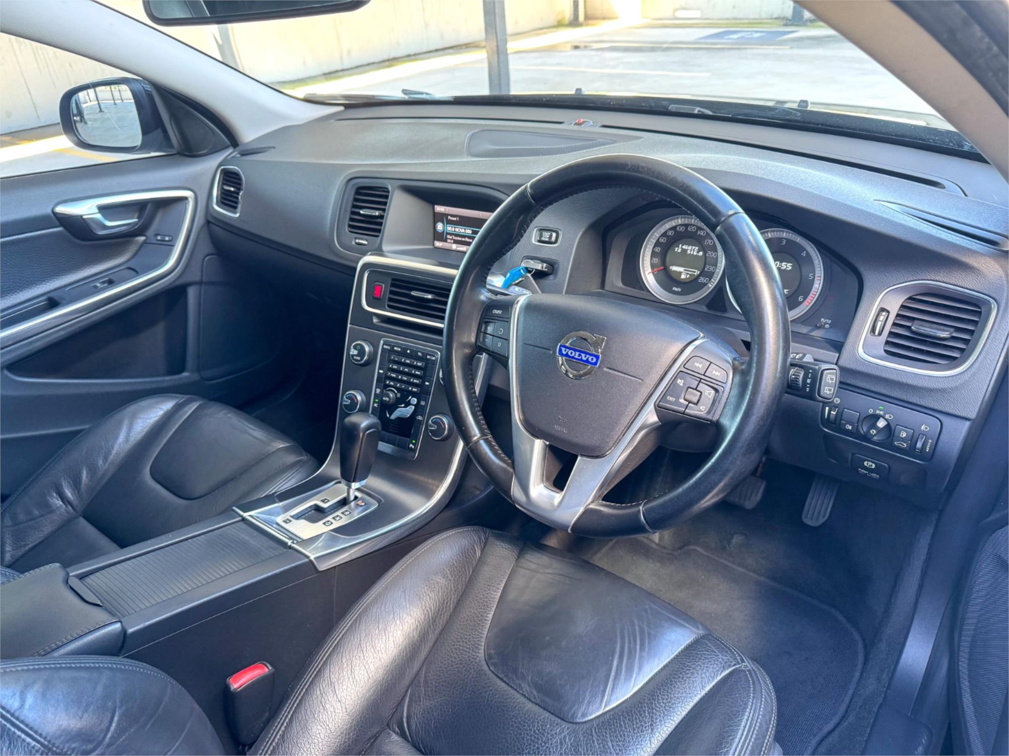 2011 VOLVO V60 F D5 6 SP AUTOMATIC 4D WAGON