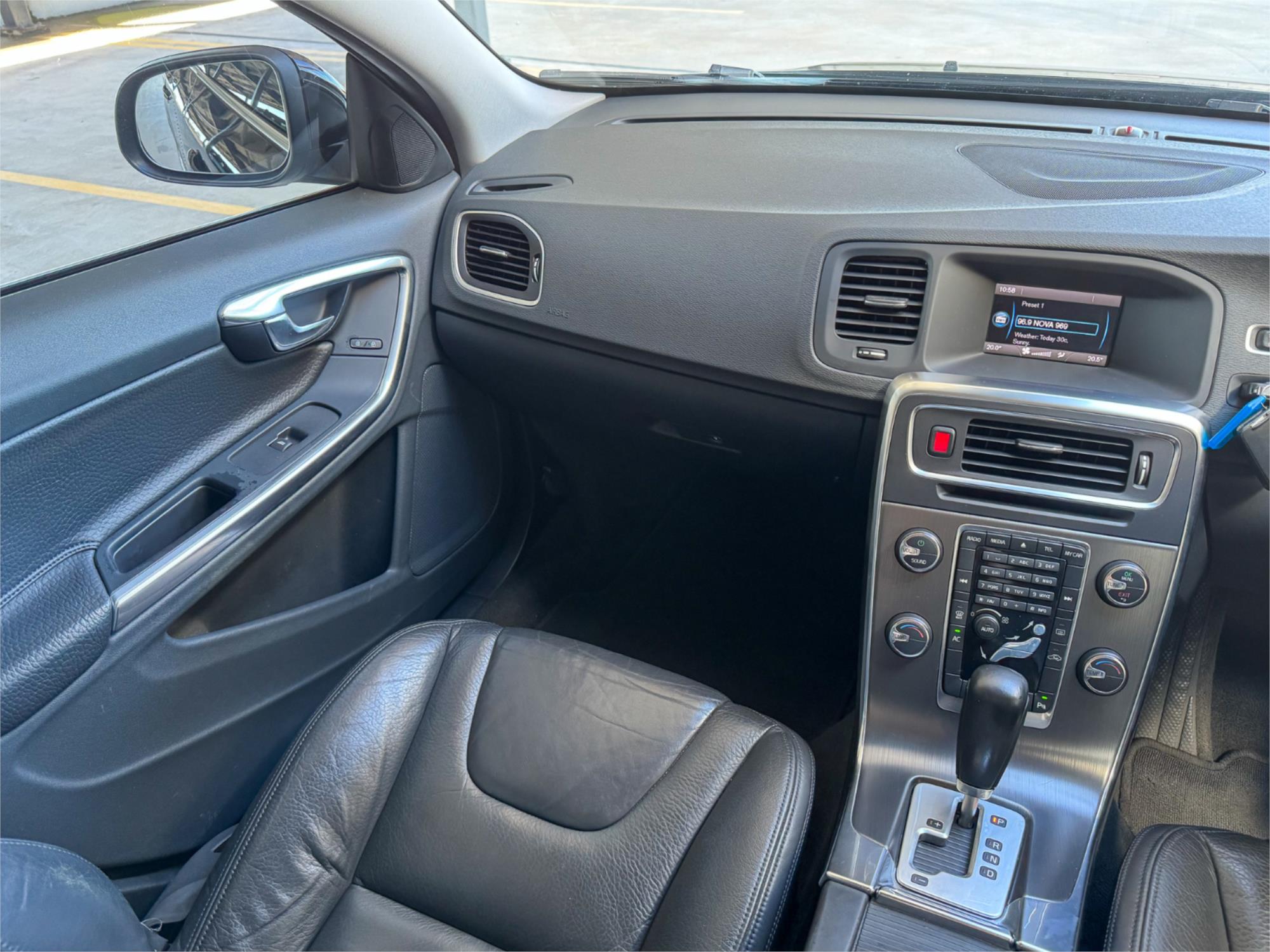 2011 VOLVO V60 F D5 6 SP AUTOMATIC 4D WAGON