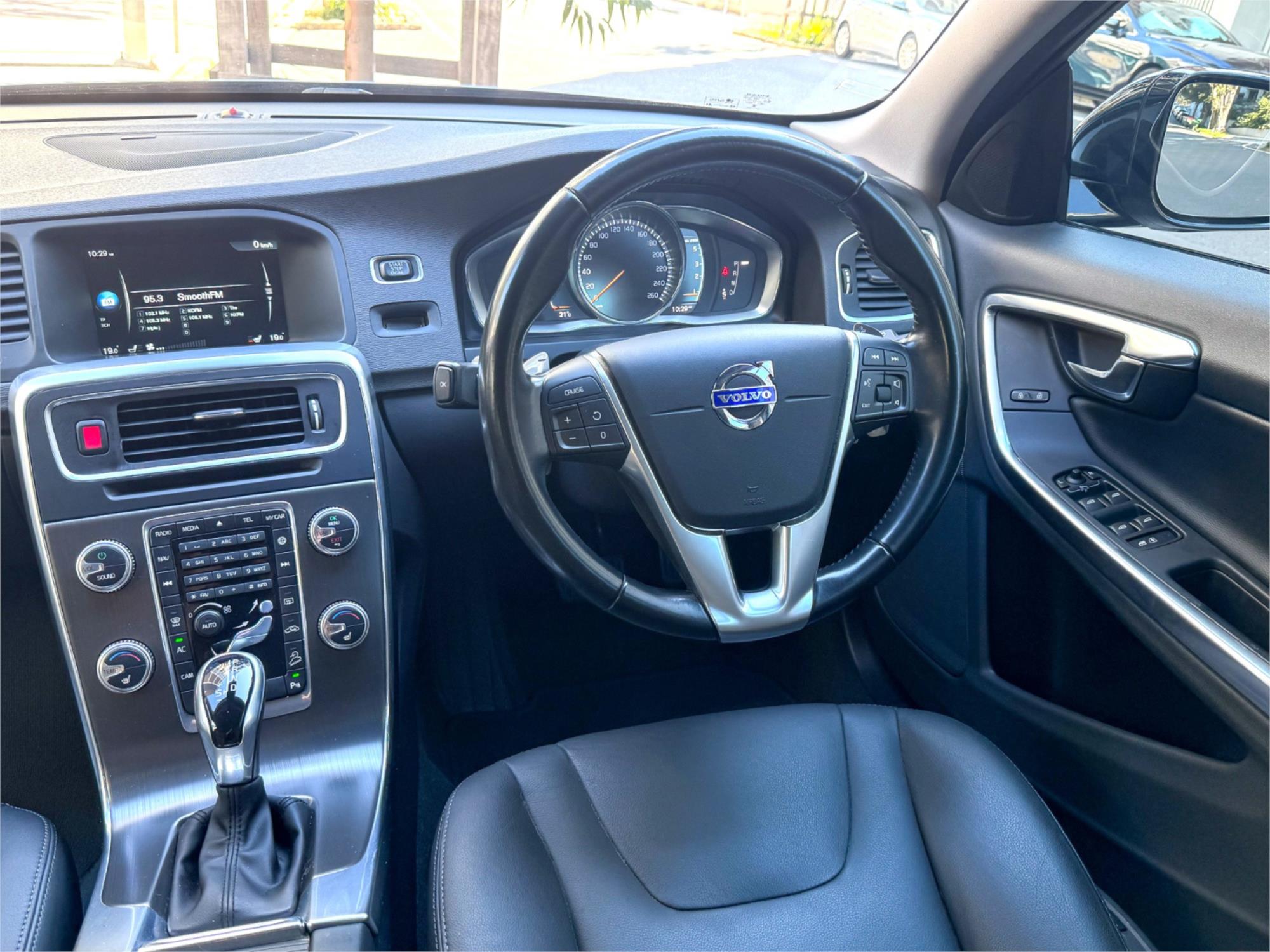 2015 VOLVO V60 F MY16 D4 LUXURY CROSS COUNTRY 6 SP AUTOMATIC 4D WAGON