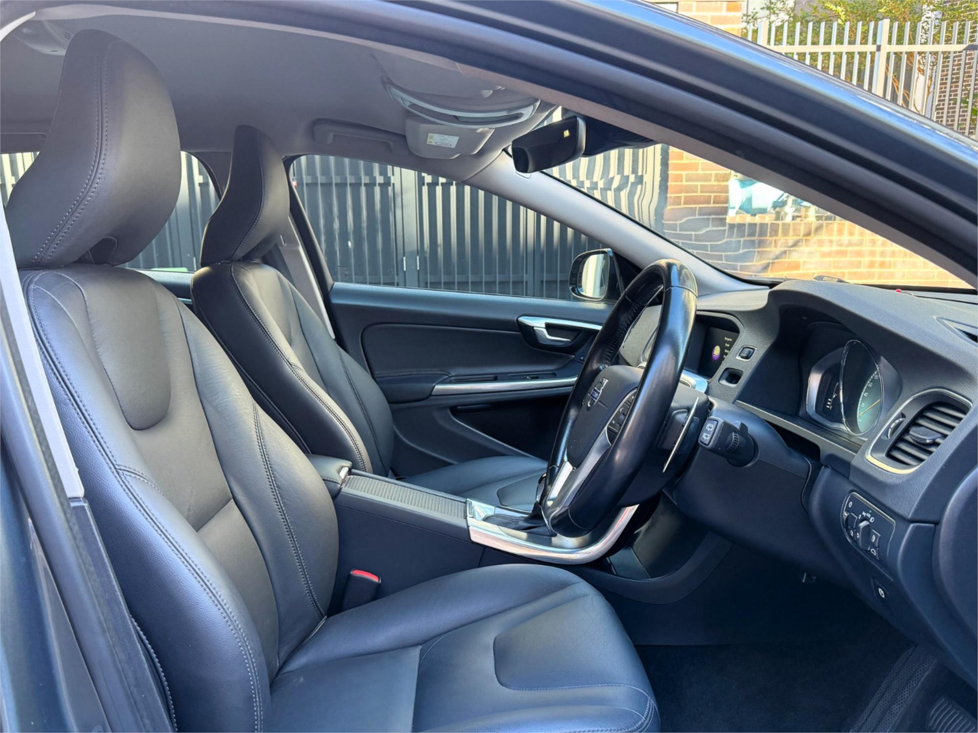 2015 VOLVO V60 F MY16 D4 LUXURY CROSS COUNTRY 6 SP AUTOMATIC 4D WAGON