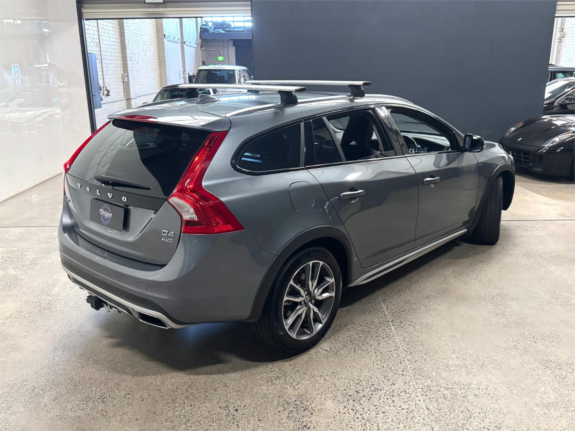 2015 VOLVO V60 F MY16 D4 LUXURY CROSS COUNTRY 6 SP AUTOMATIC 4D WAGON