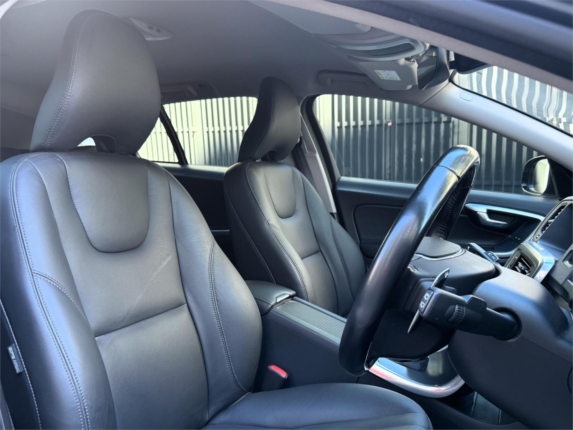 2015 VOLVO V60 F MY16 D4 LUXURY CROSS COUNTRY 6 SP AUTOMATIC 4D WAGON