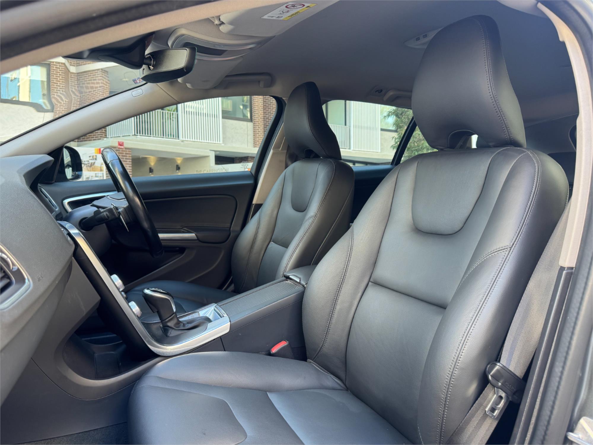 2015 VOLVO V60 F MY16 D4 LUXURY CROSS COUNTRY 6 SP AUTOMATIC 4D WAGON