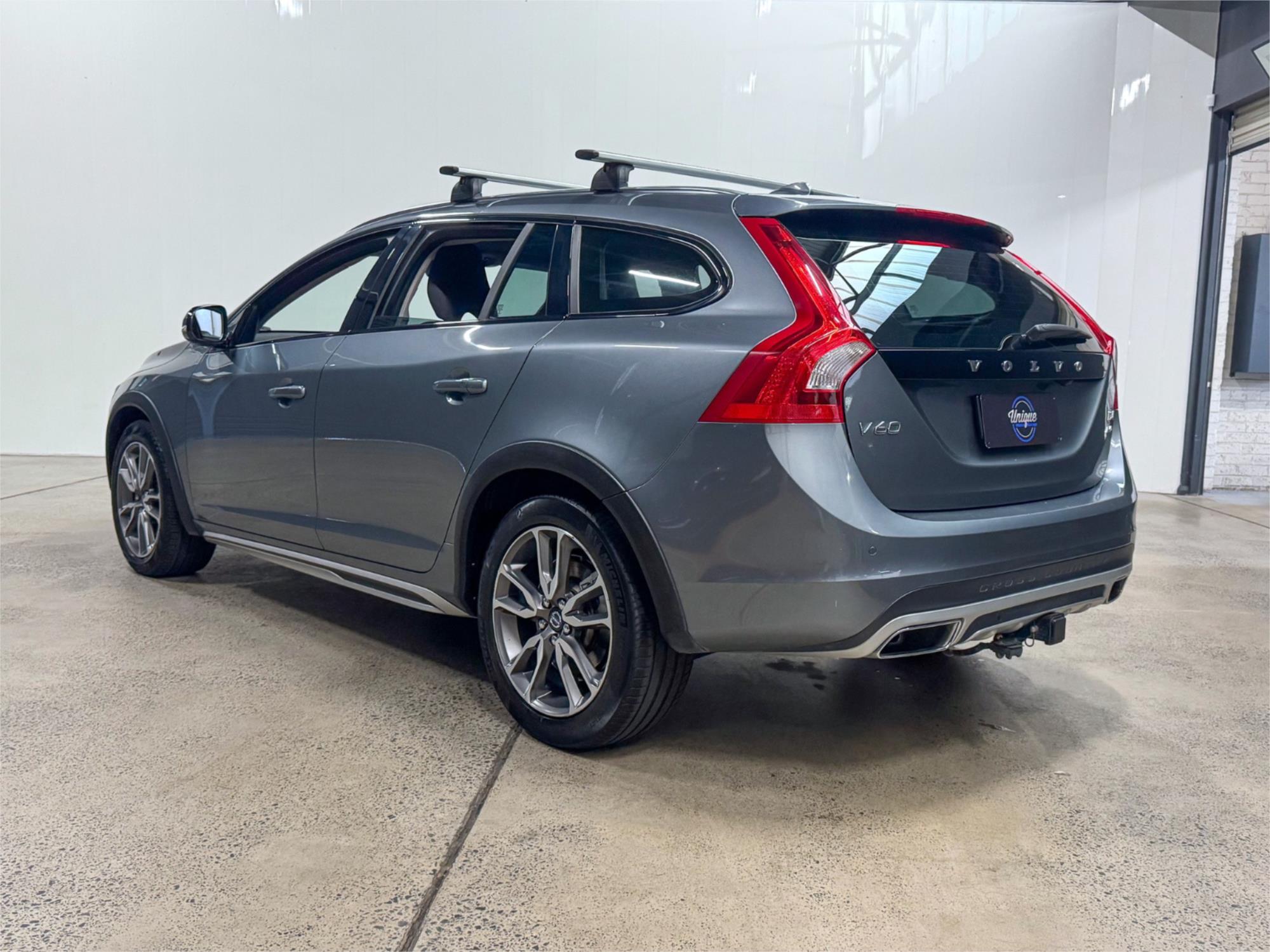 2015 VOLVO V60 F MY16 D4 LUXURY CROSS COUNTRY 6 SP AUTOMATIC 4D WAGON