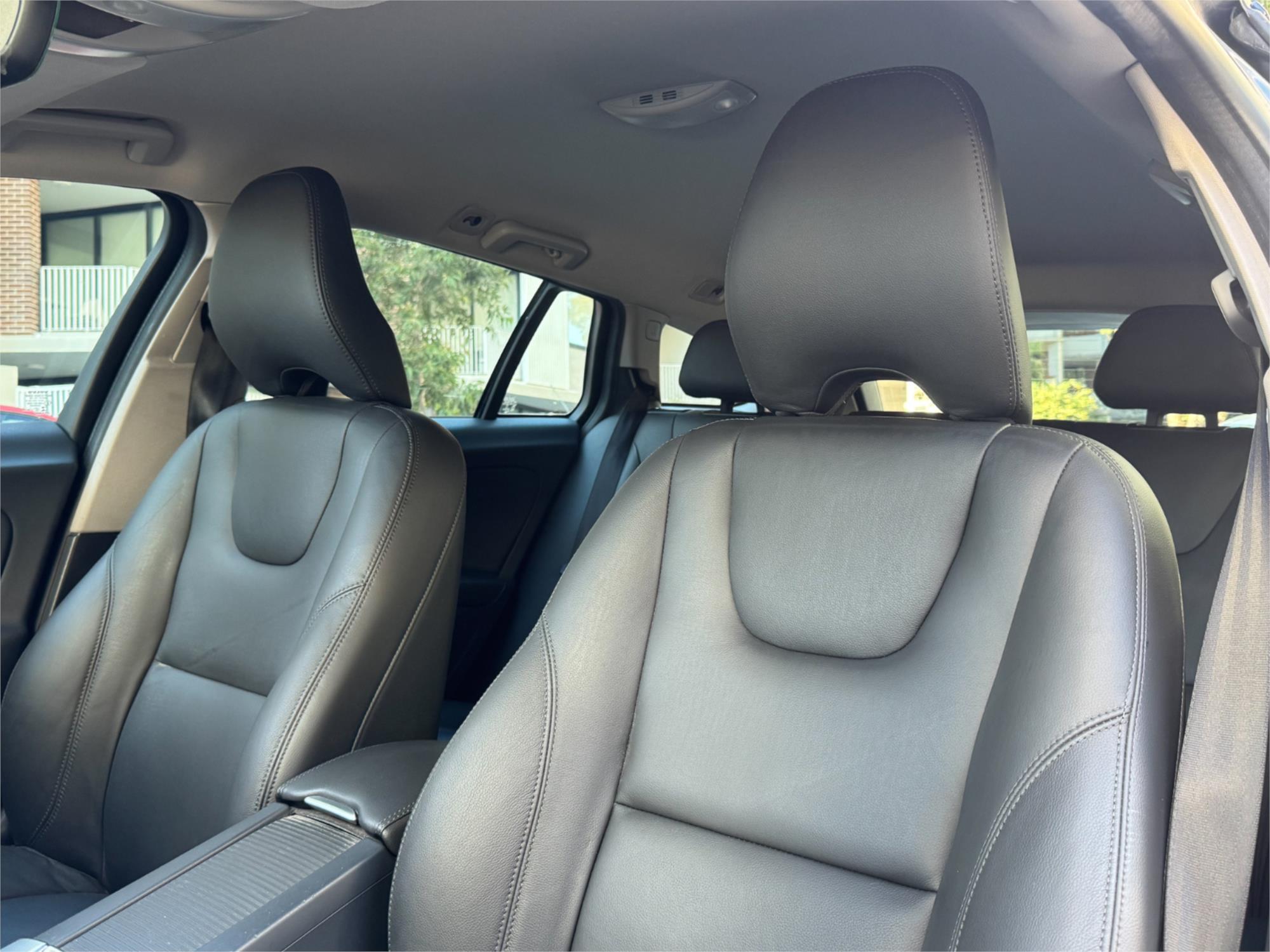 2015 VOLVO V60 F MY16 D4 LUXURY CROSS COUNTRY 6 SP AUTOMATIC 4D WAGON