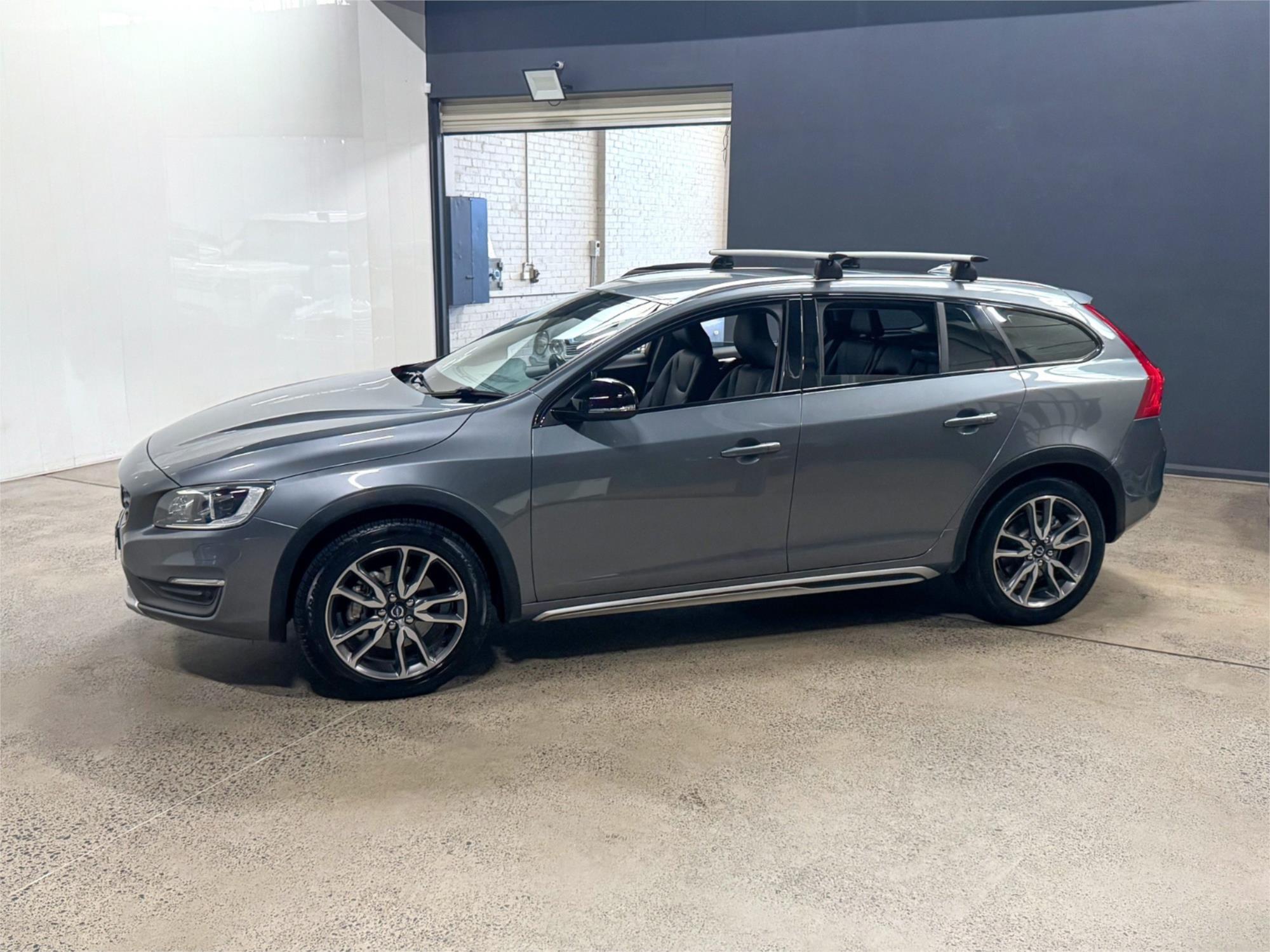 2015 VOLVO V60 F MY16 D4 LUXURY CROSS COUNTRY 6 SP AUTOMATIC 4D WAGON