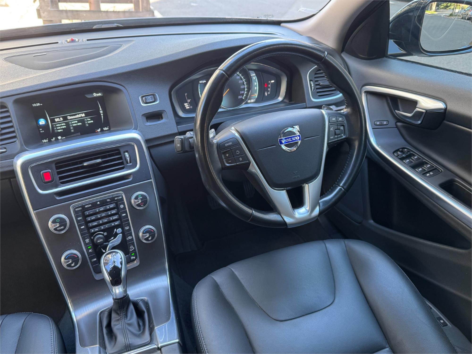 2015 VOLVO V60 F MY16 D4 LUXURY CROSS COUNTRY 6 SP AUTOMATIC 4D WAGON