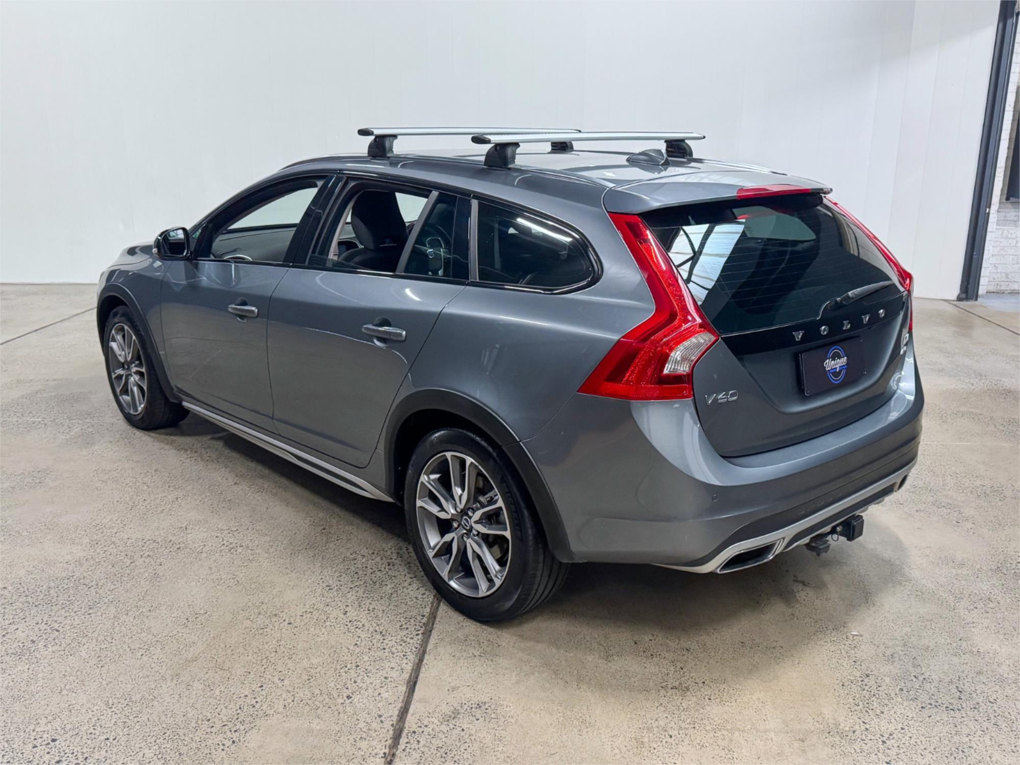 2015 VOLVO V60 F MY16 D4 LUXURY CROSS COUNTRY 6 SP AUTOMATIC 4D WAGON