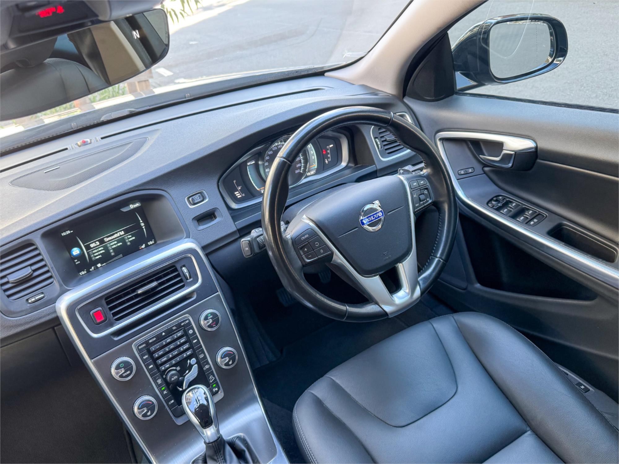 2015 VOLVO V60 F MY16 D4 LUXURY CROSS COUNTRY 6 SP AUTOMATIC 4D WAGON