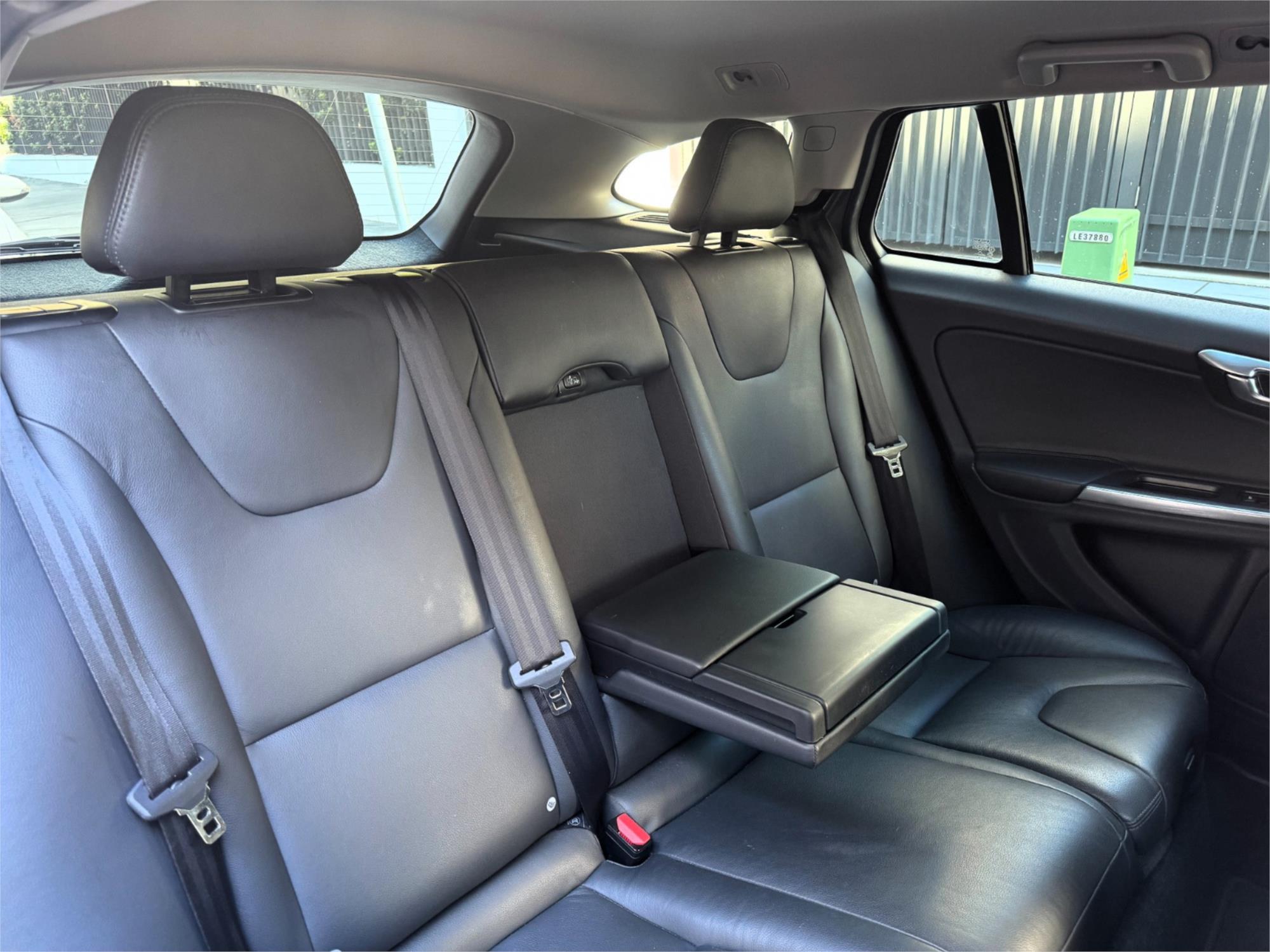 2015 VOLVO V60 F MY16 D4 LUXURY CROSS COUNTRY 6 SP AUTOMATIC 4D WAGON
