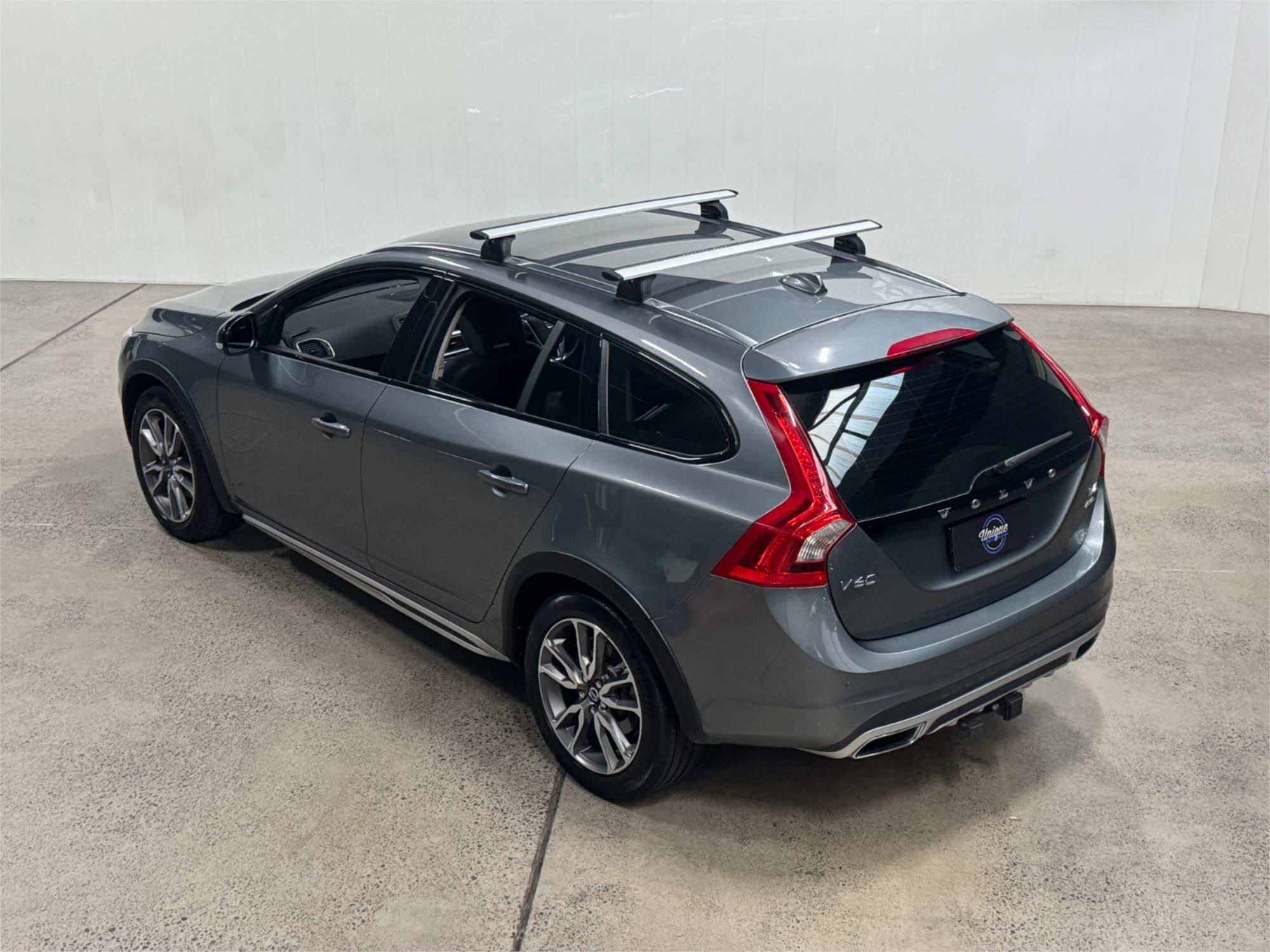 2015 VOLVO V60 F MY16 D4 LUXURY CROSS COUNTRY 6 SP AUTOMATIC 4D WAGON