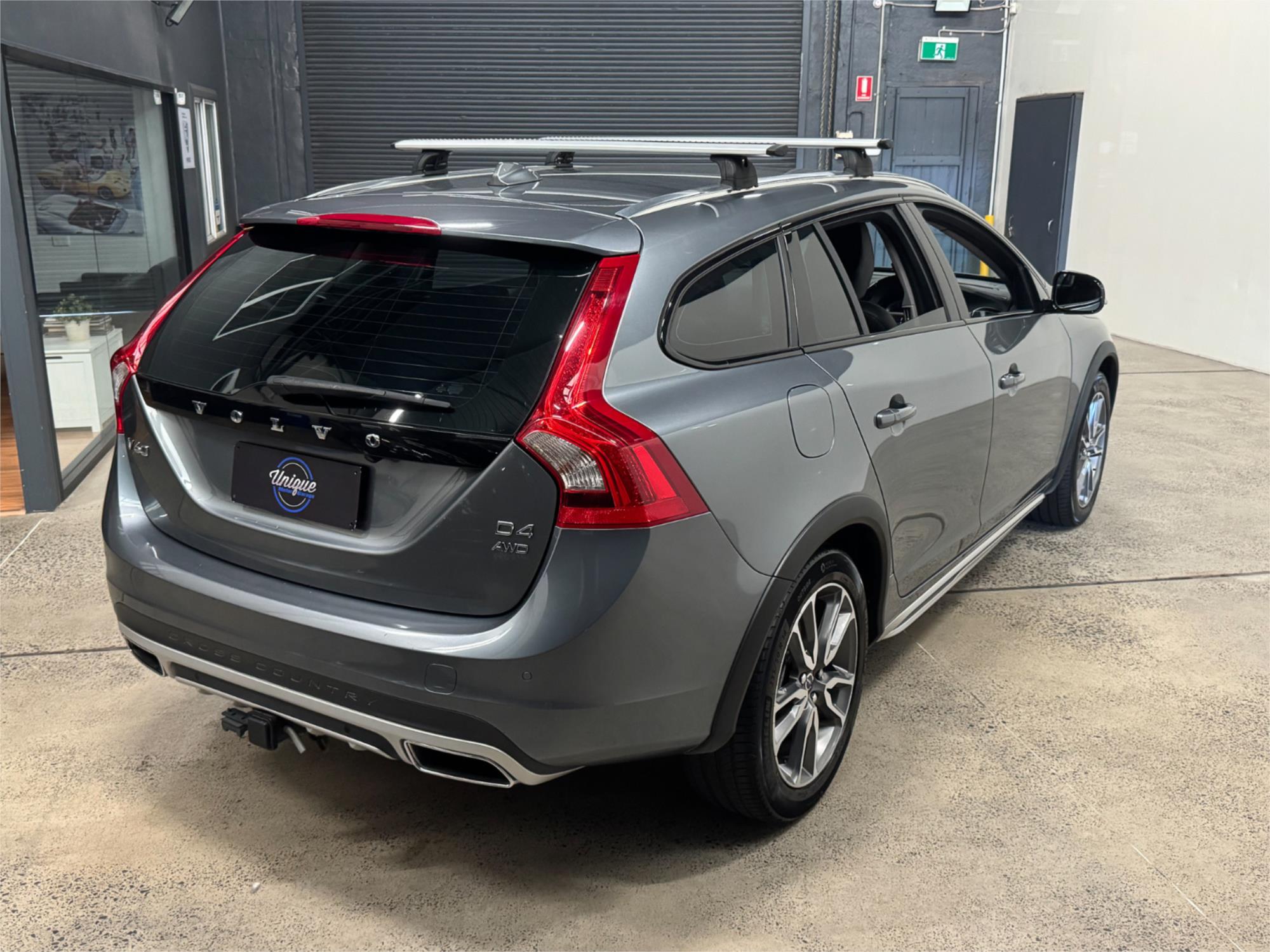 2015 VOLVO V60 F MY16 D4 LUXURY CROSS COUNTRY 6 SP AUTOMATIC 4D WAGON