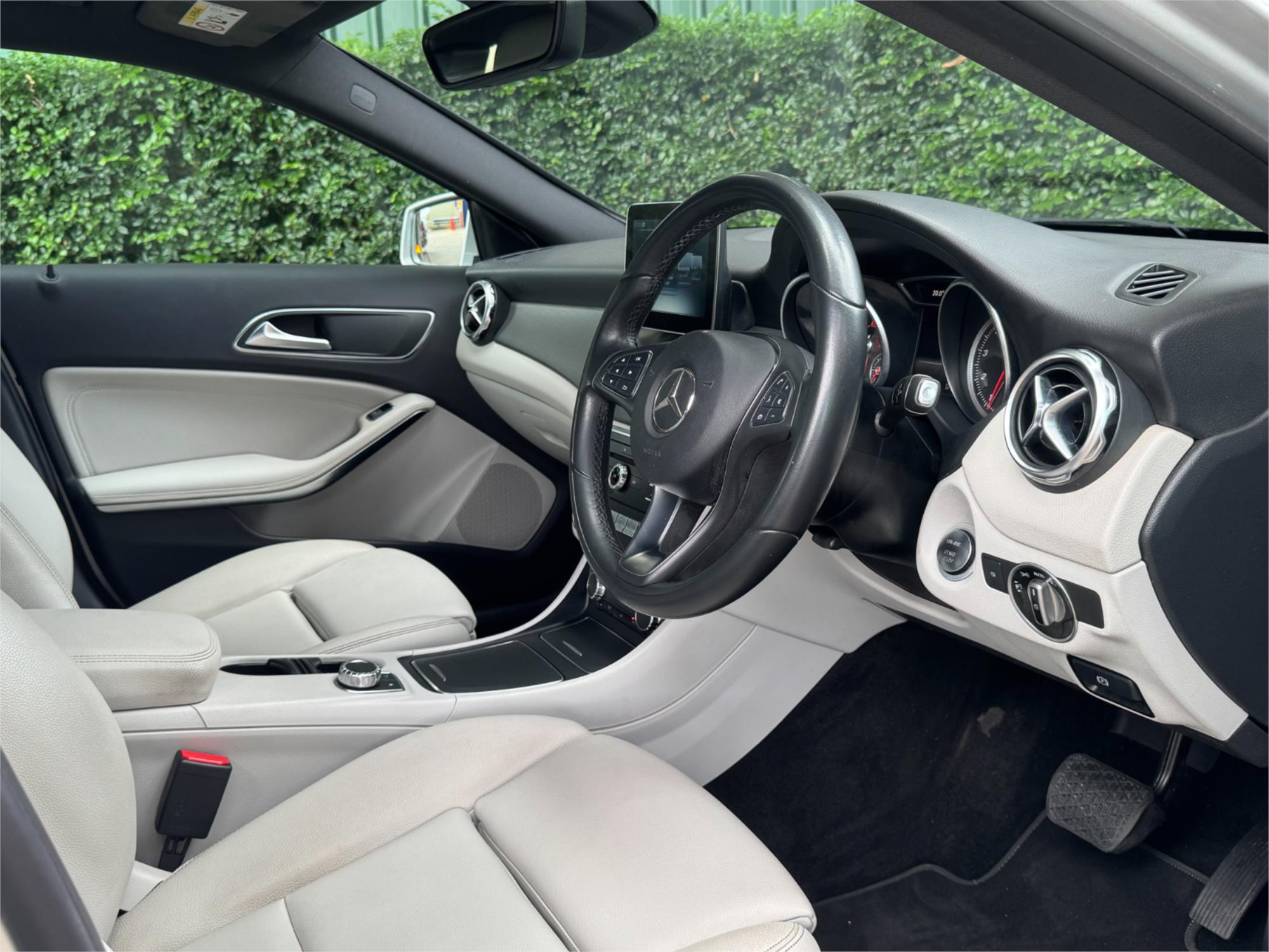 2017 MERCEDES-BENZ GLA X156 MY17.5 180 7 SP AUTO DUAL CLUTCH 4D WAGON