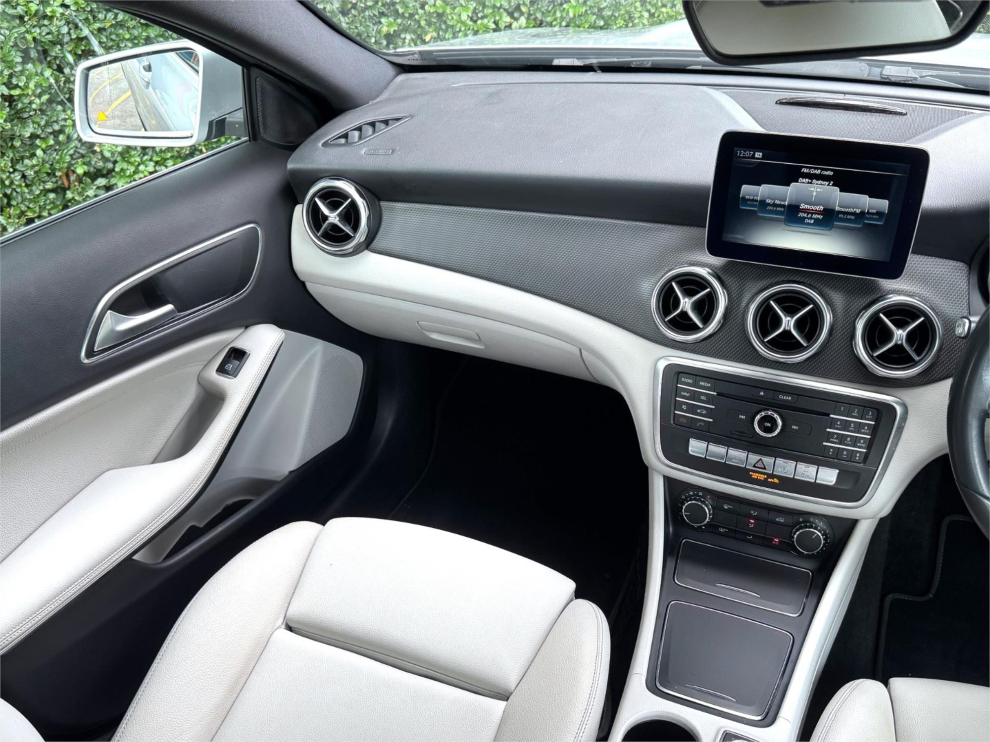2017 MERCEDES-BENZ GLA X156 MY17.5 180 7 SP AUTO DUAL CLUTCH 4D WAGON