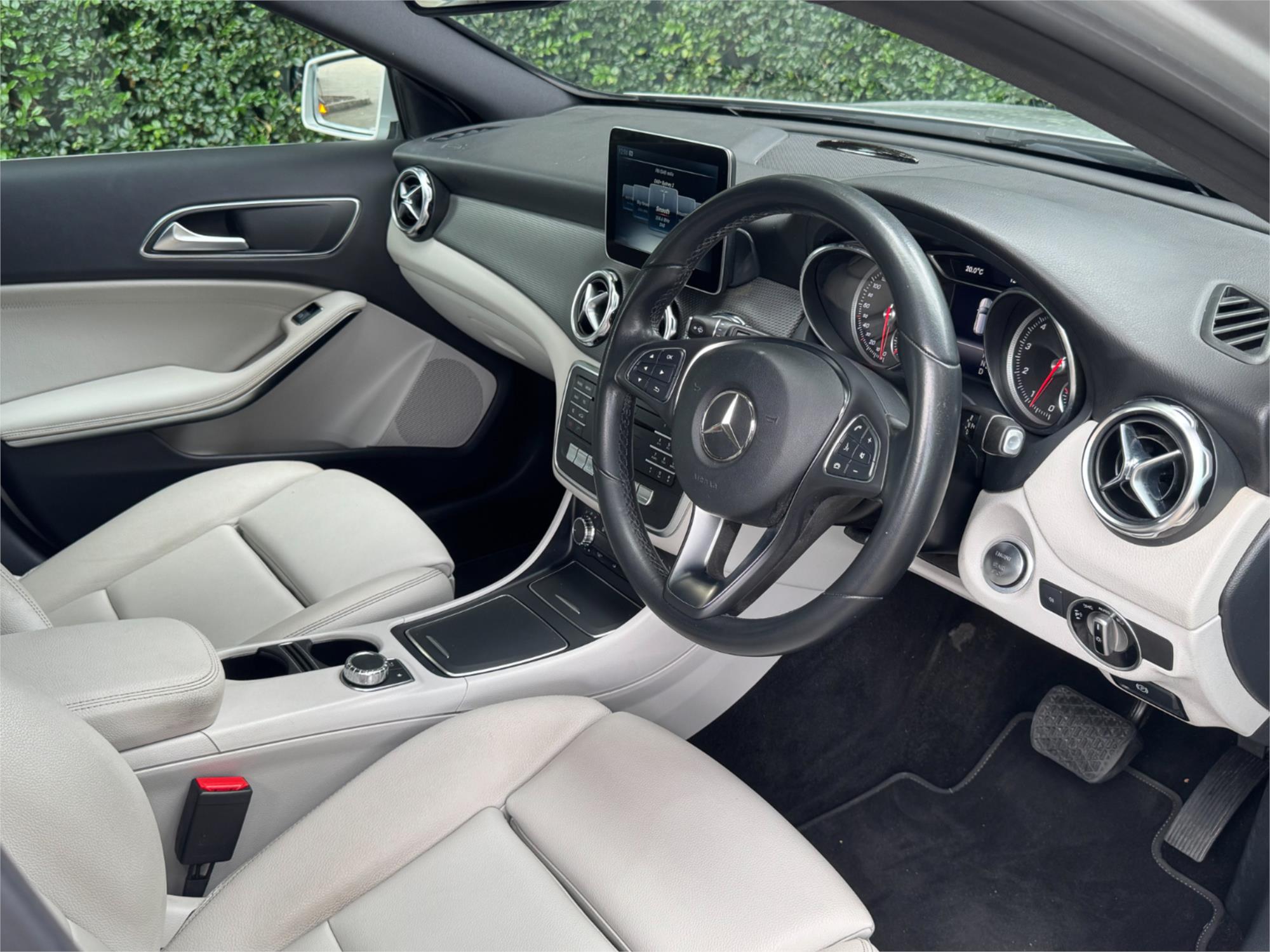 2017 MERCEDES-BENZ GLA X156 MY17.5 180 7 SP AUTO DUAL CLUTCH 4D WAGON